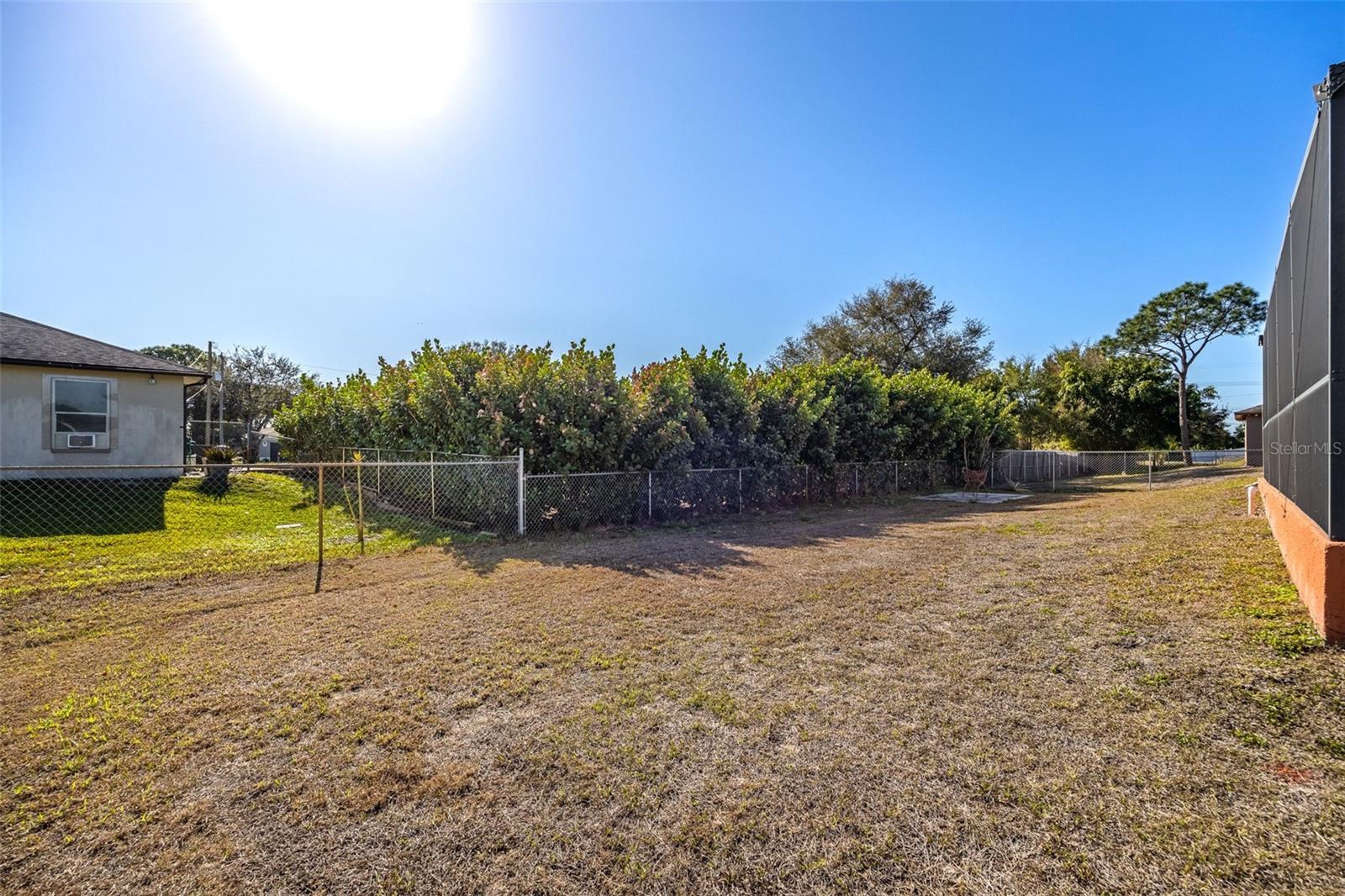 MIRROR LAKES - Residential