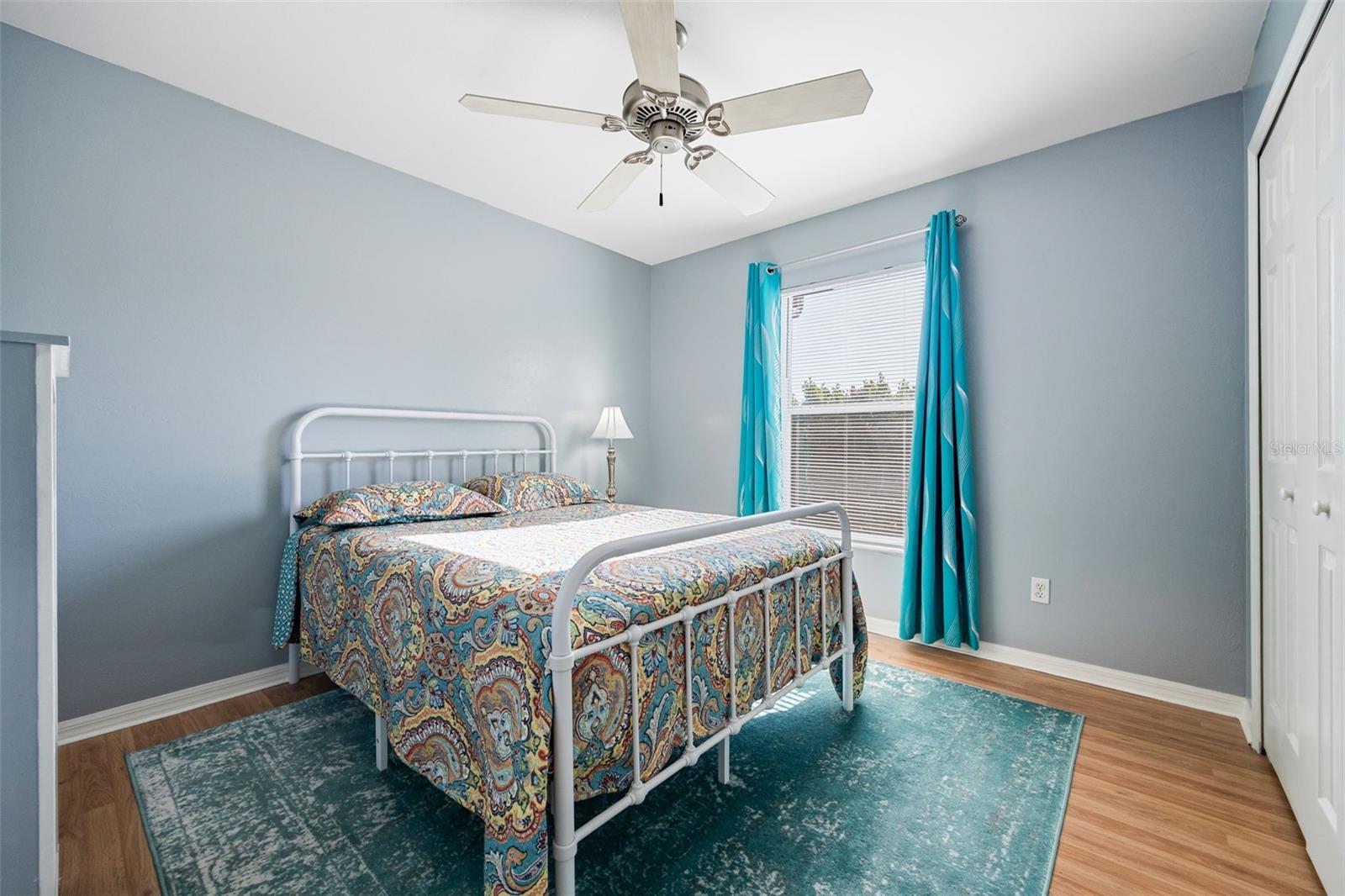 MIRROR LAKES - Residential