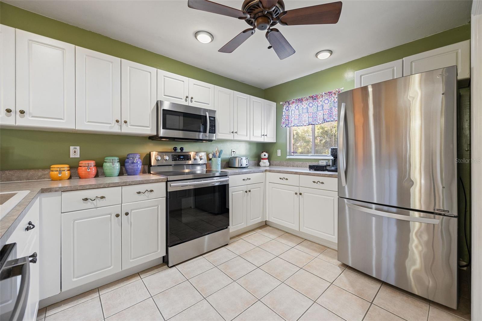 MIRROR LAKES - Residential