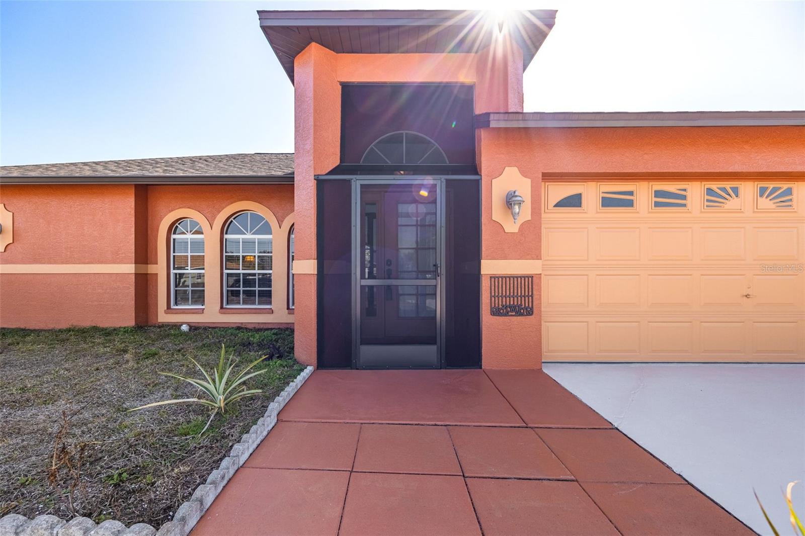 MIRROR LAKES - Residential