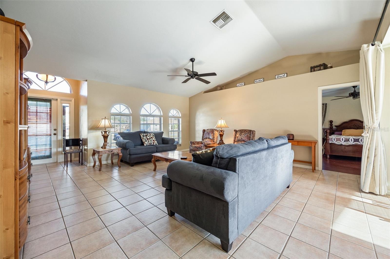 MIRROR LAKES - Residential