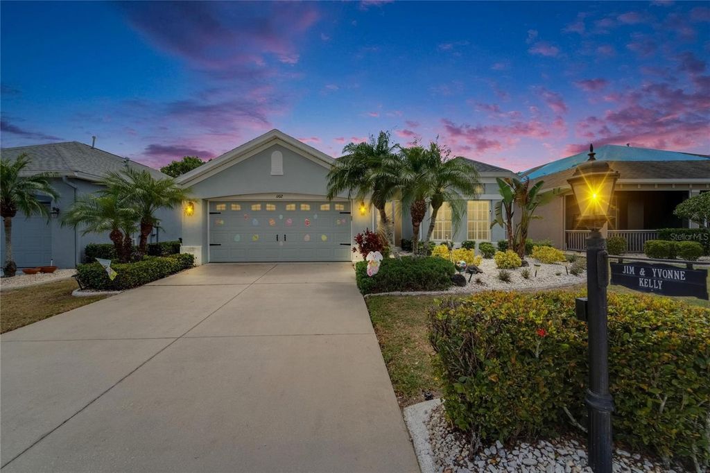 Photo of 1102 Emerald Dunes Drive, Sun City Center, FL 33573 (MLS # TB8368830)