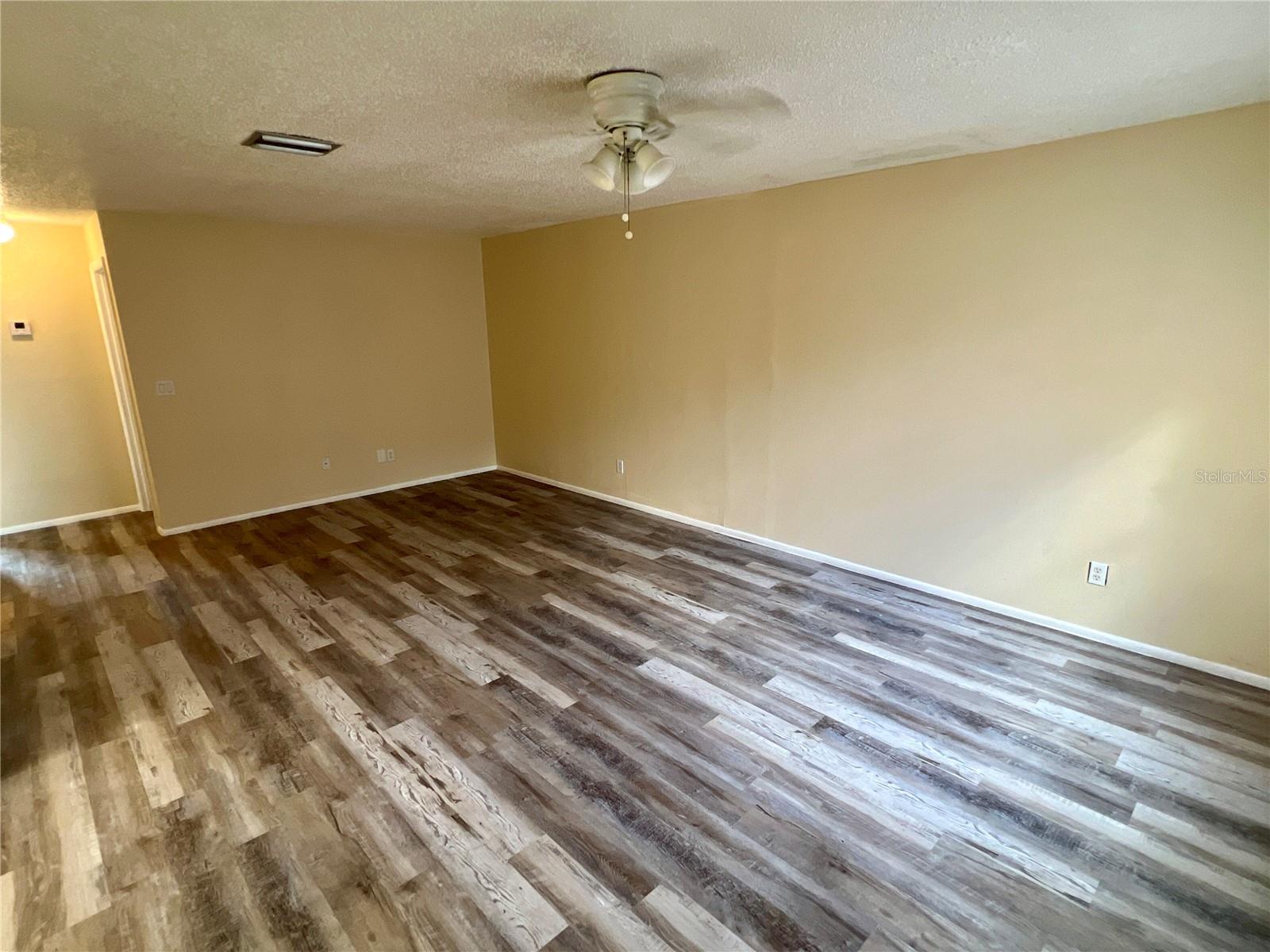 SECLUDED ACRES - Residential Lease