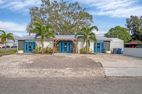 Photo of 808 53rd Avenue W, Bradenton, FL 34207 (MLS # A4597522)