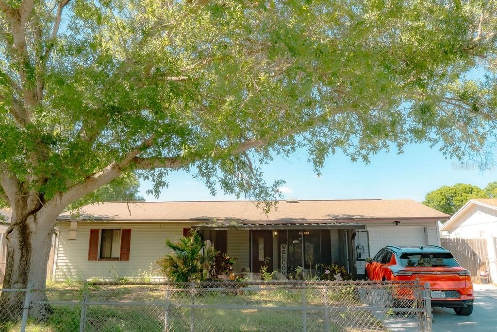 Photo of 8204 Trammell Trail, Tampa, FL 33619 (MLS # TB8503362)