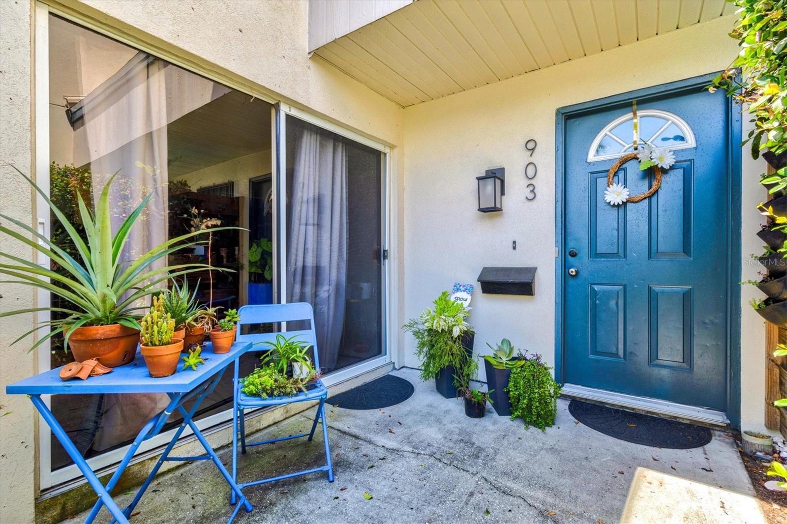 903 BYRON LANE