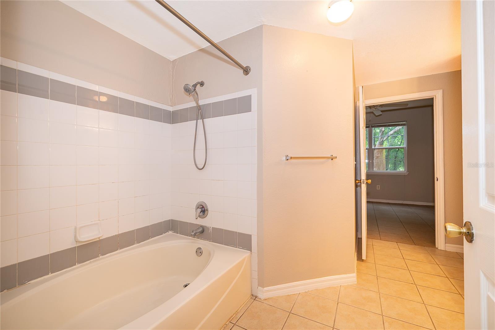 HAMPTONS/METROWEST - Residential