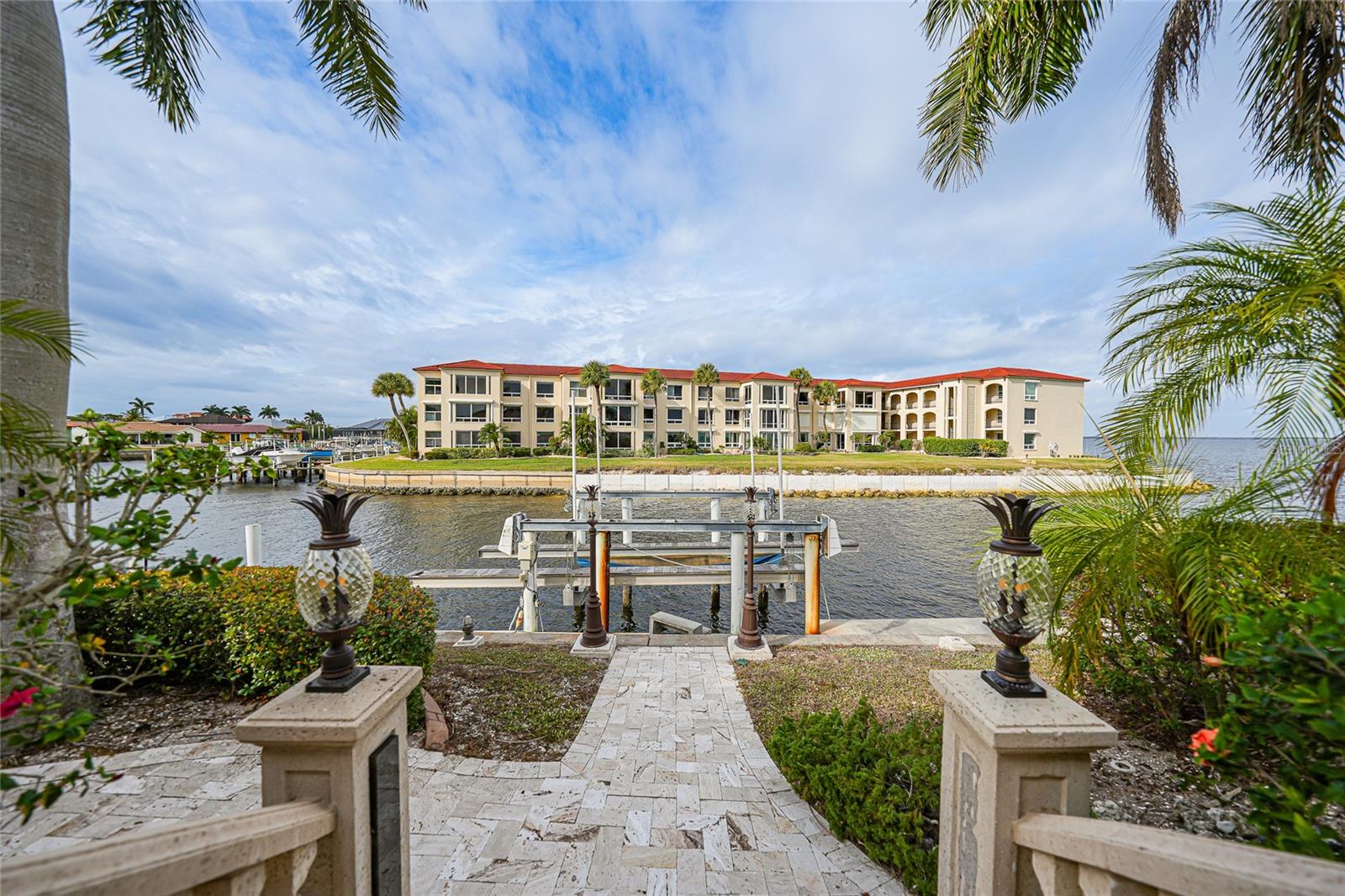 PUNTA GORDA ISLES SEC 04 - Residential