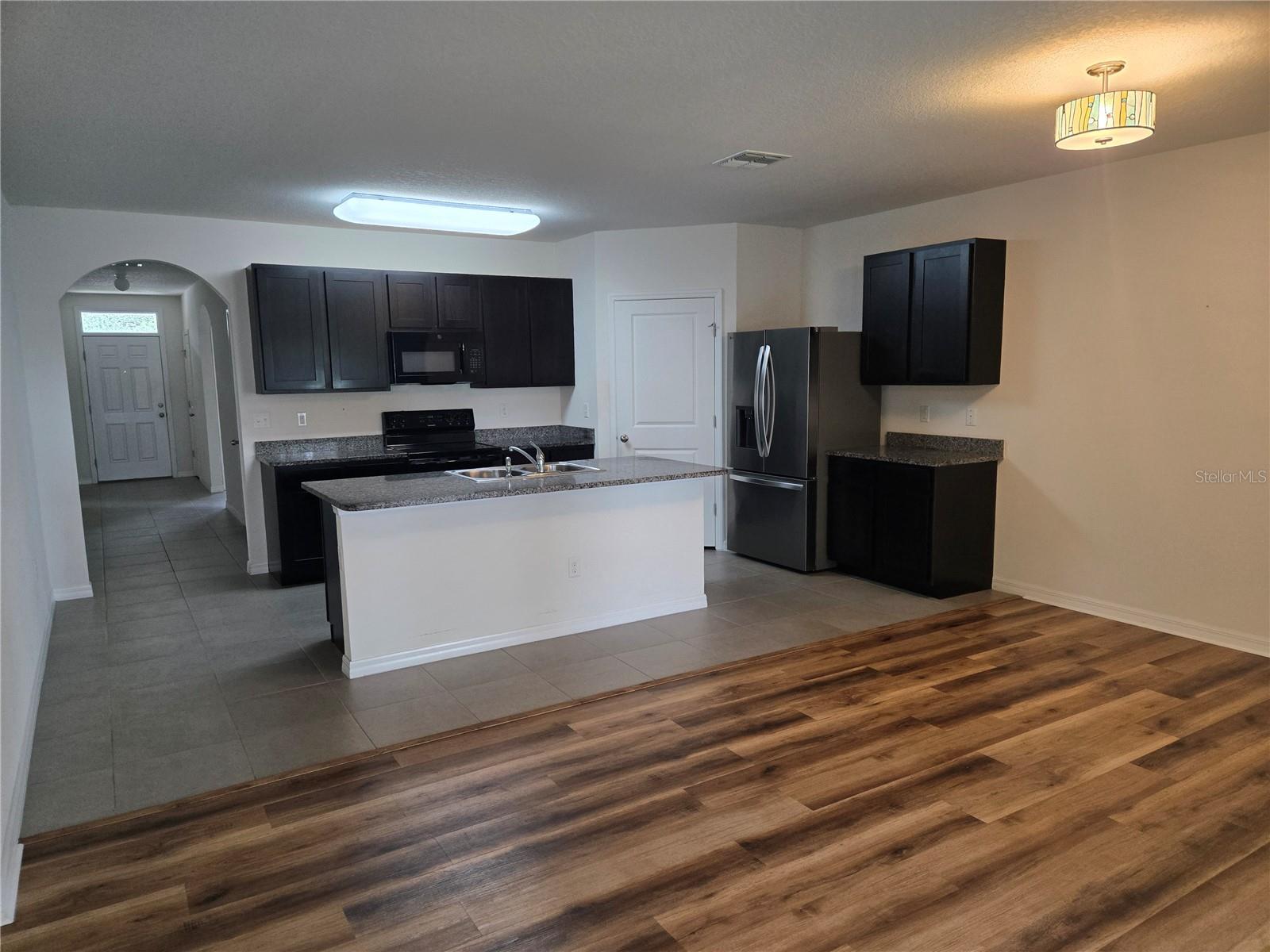 9724 TRONCAIS CIRCLE