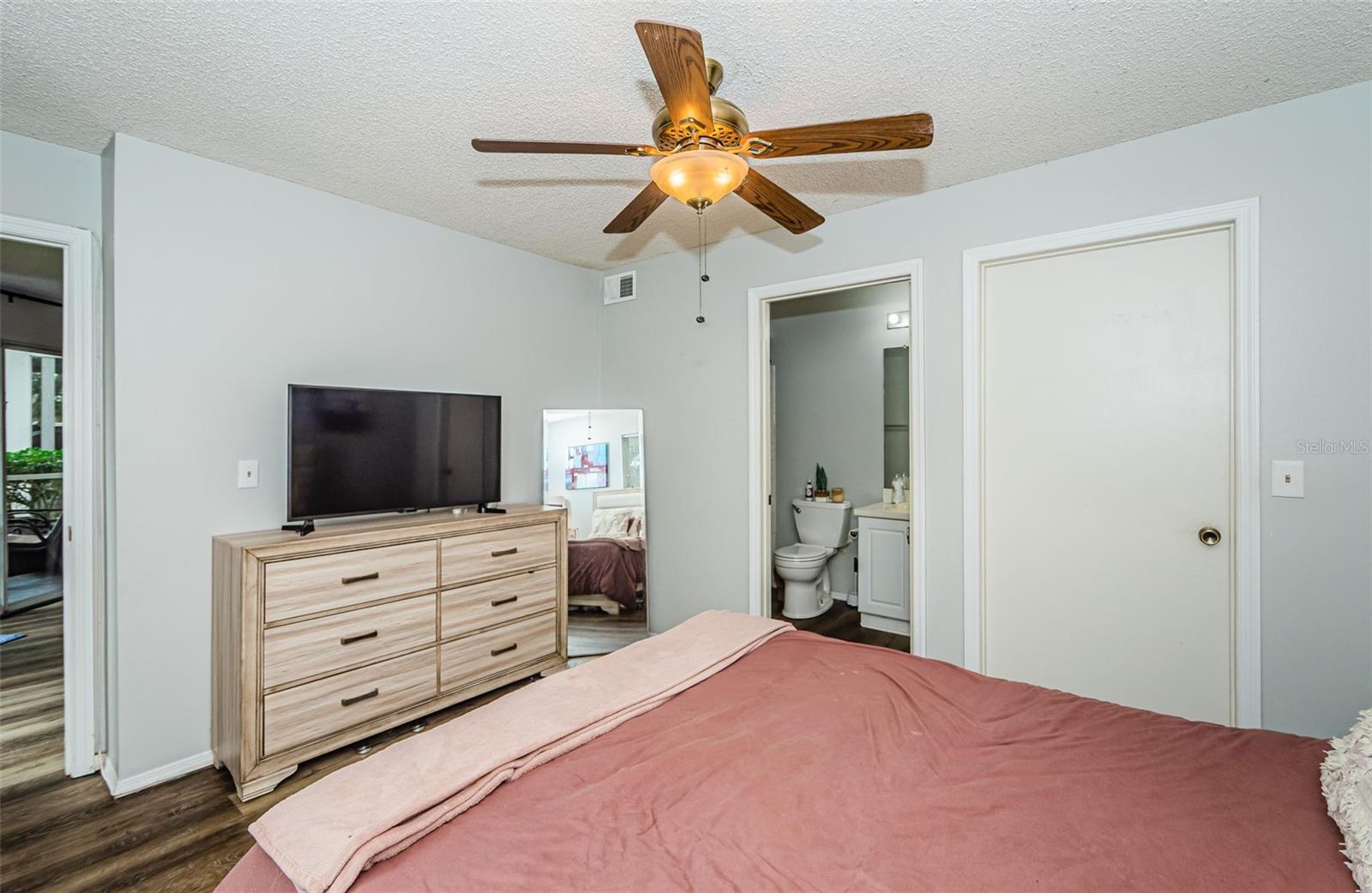 THE LANDINGS OF TAMPA A CONDOM - Residential