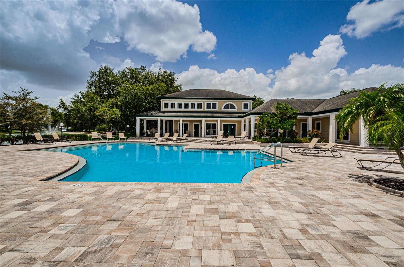 THE LANDINGS OF TAMPA A CONDOM - Residential