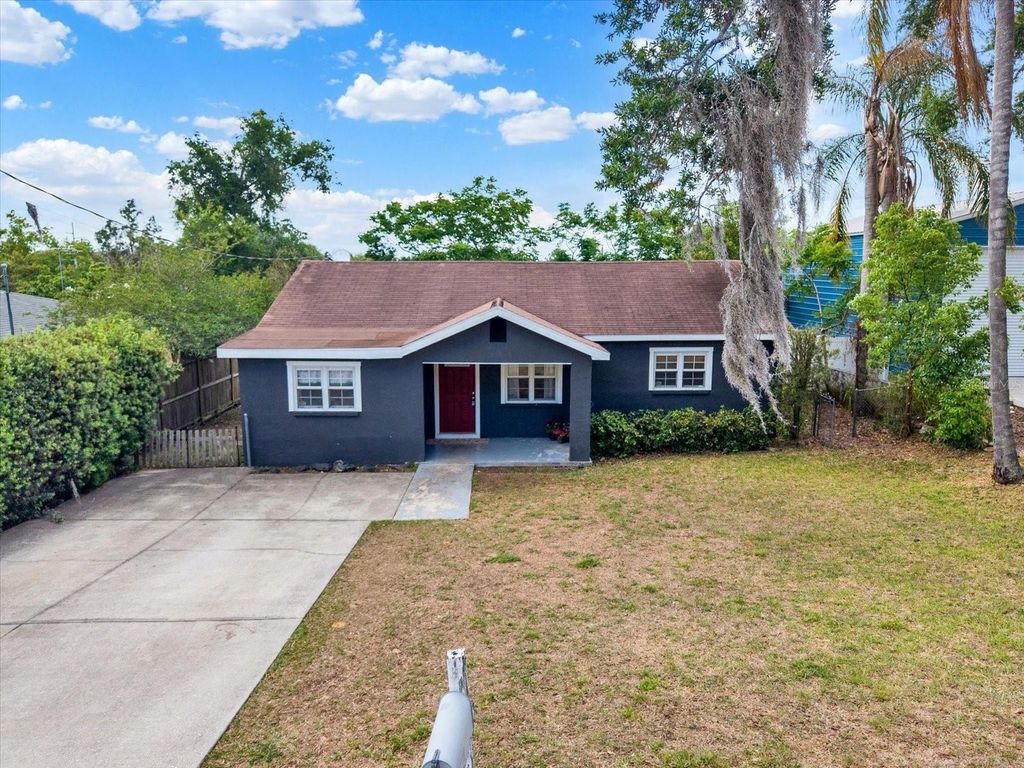 Photo of 36920 Missouri Avenue, Dade City, FL 33523 (MLS # TB8503020)