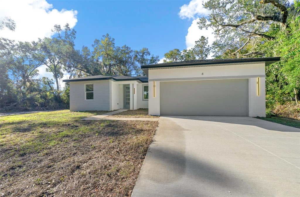 Photo of 4 Oak Circle, Ocala, FL 34472 (MLS # OM733152)