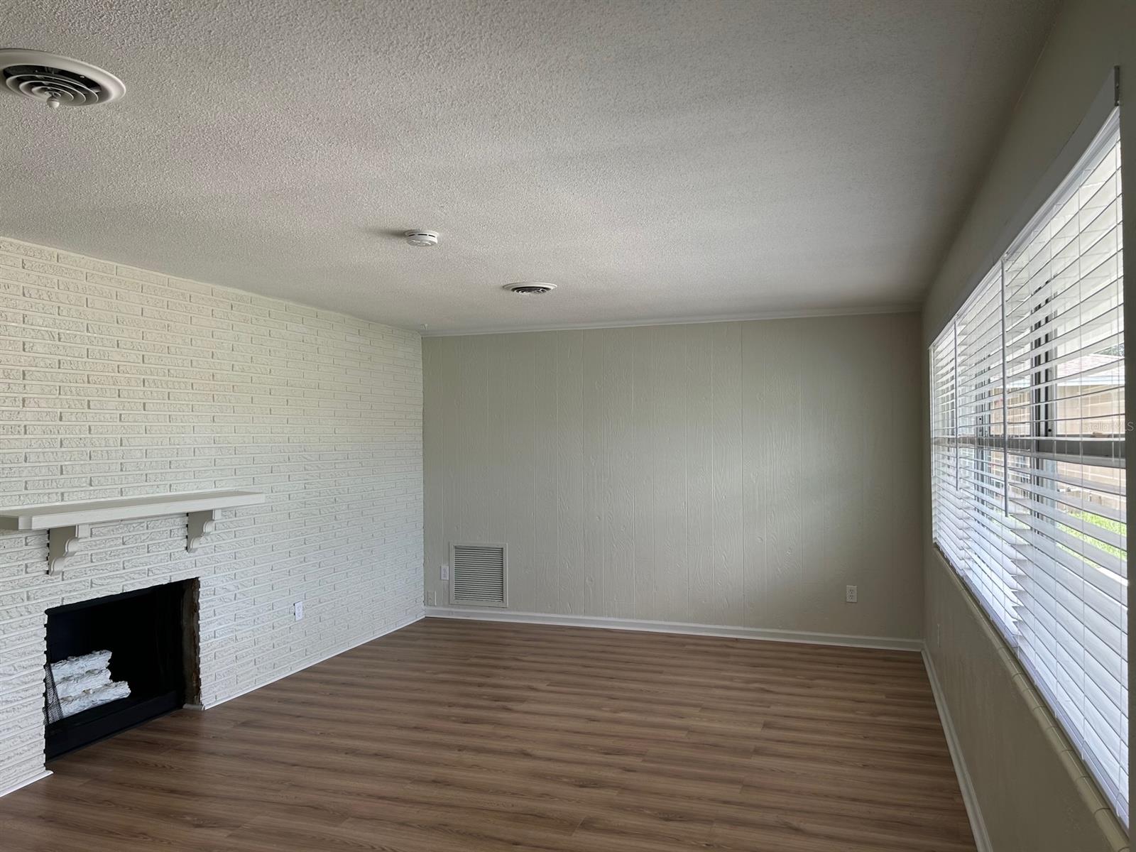 Fairway Unit 01 - Residential Lease