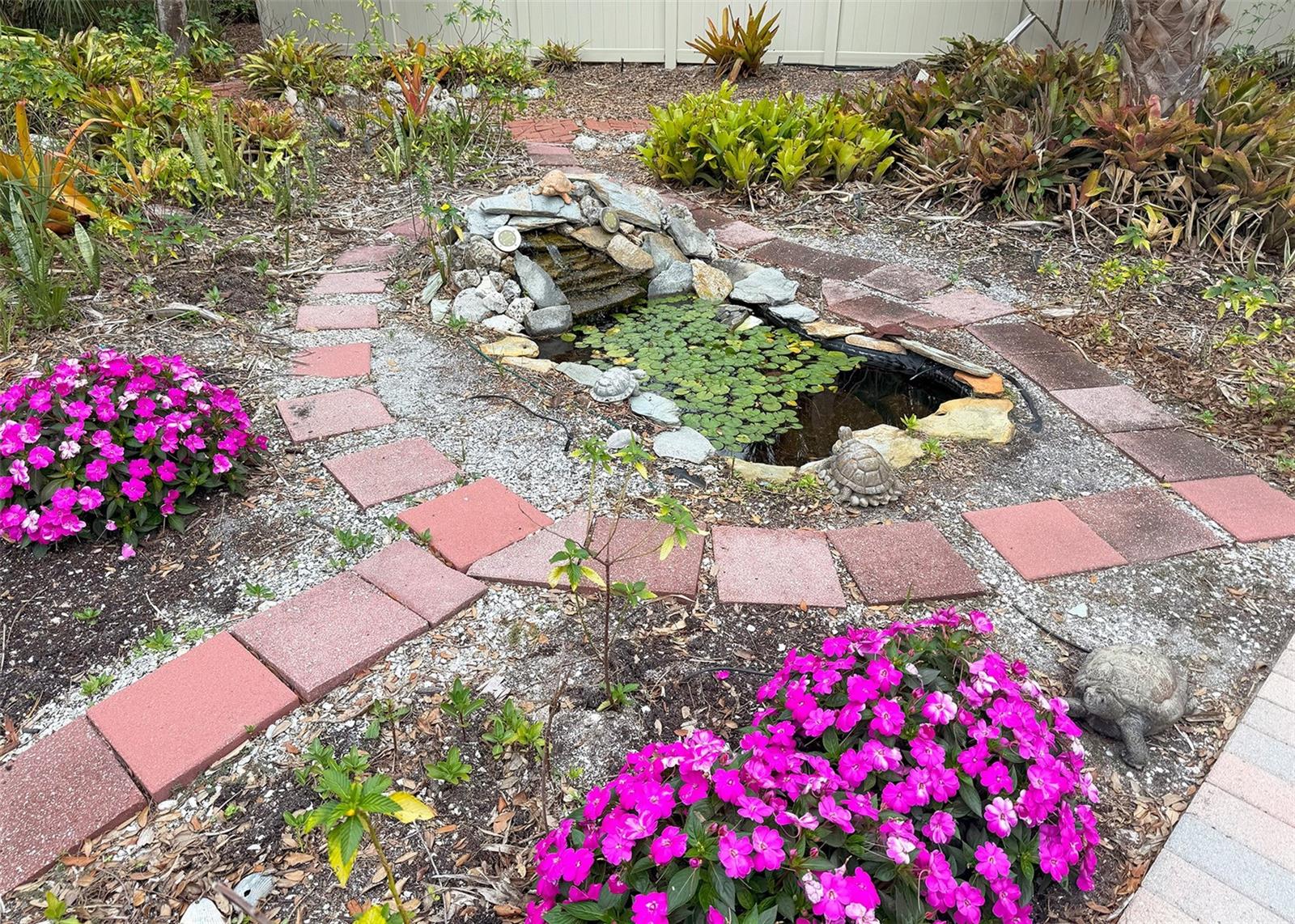 SIESTA ISLES - Residential