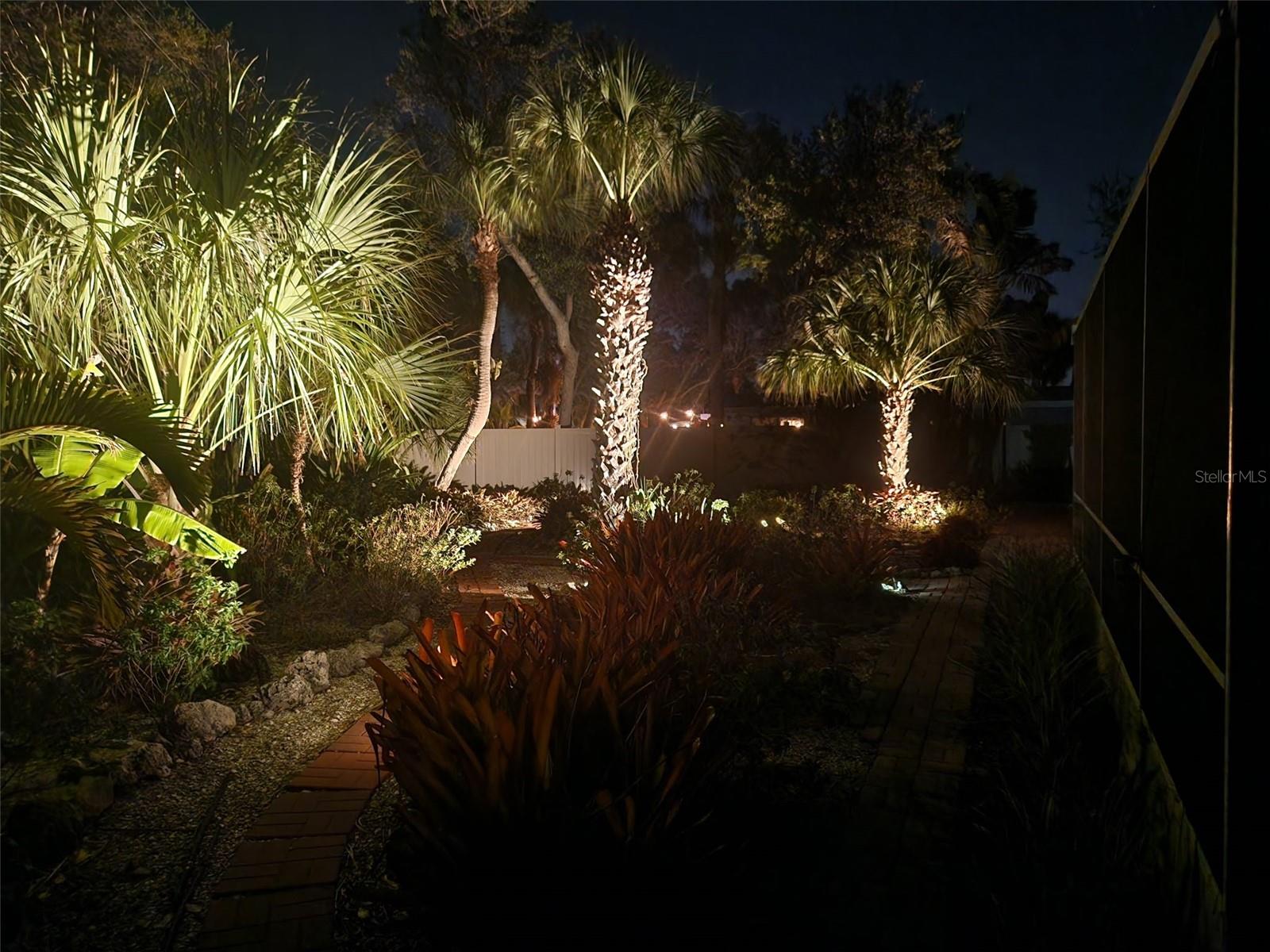 SIESTA ISLES - Residential