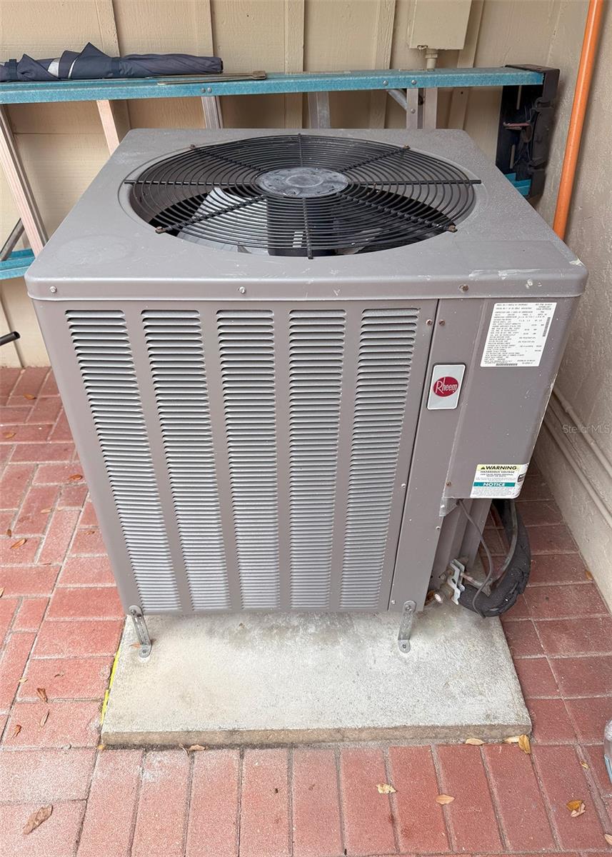 SIESTA ISLES - Residential