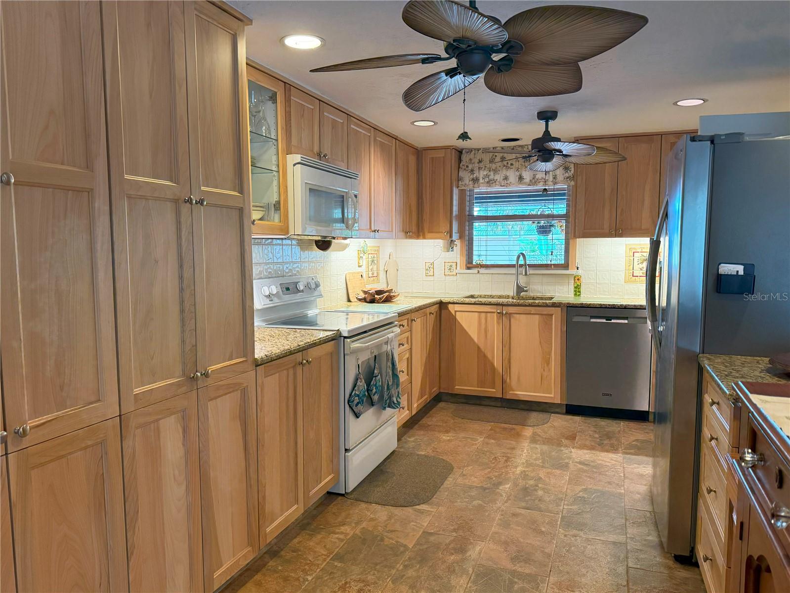 SIESTA ISLES - Residential