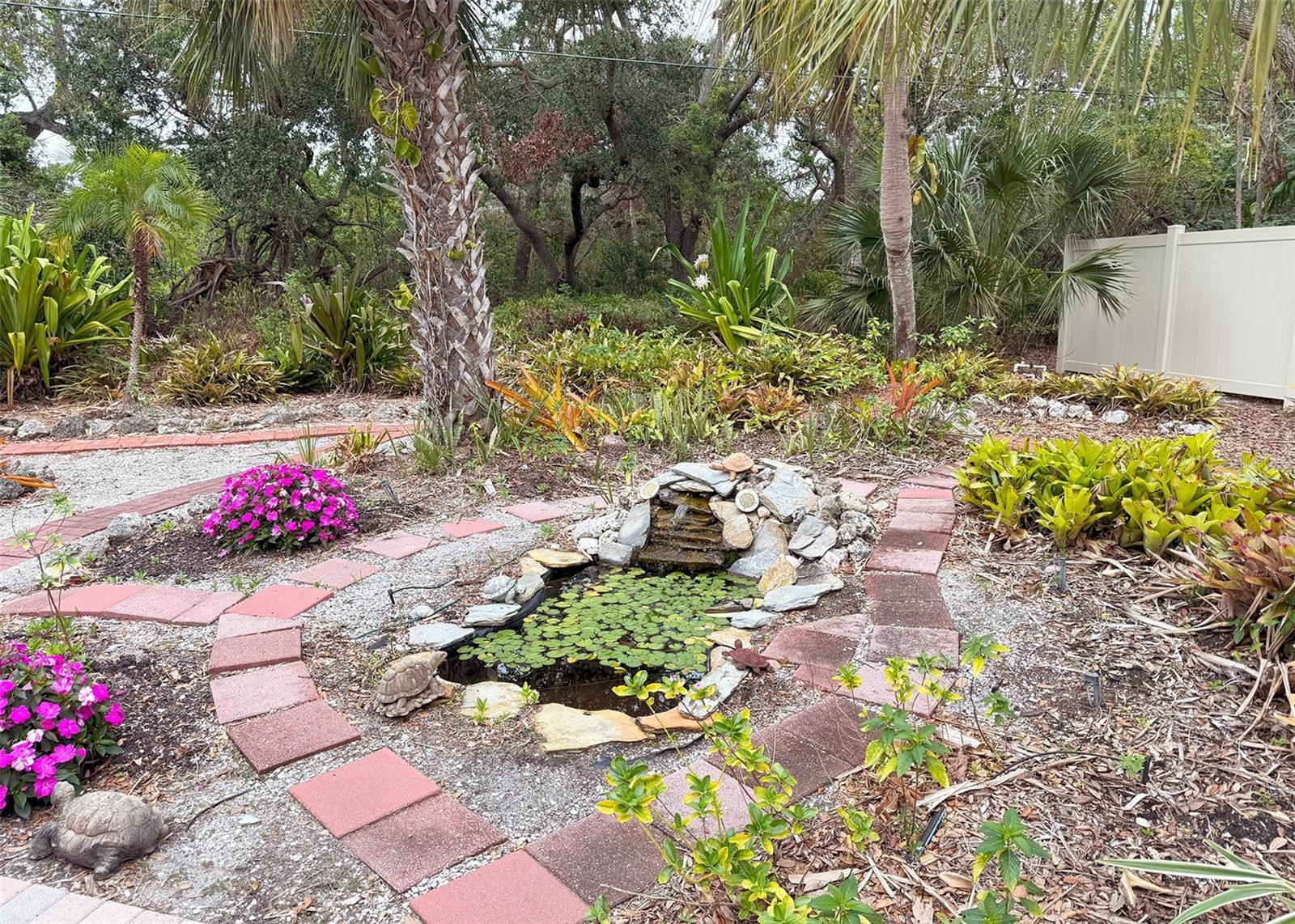 SIESTA ISLES - Residential