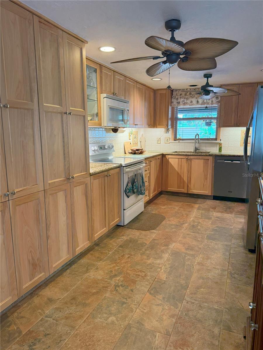 SIESTA ISLES - Residential