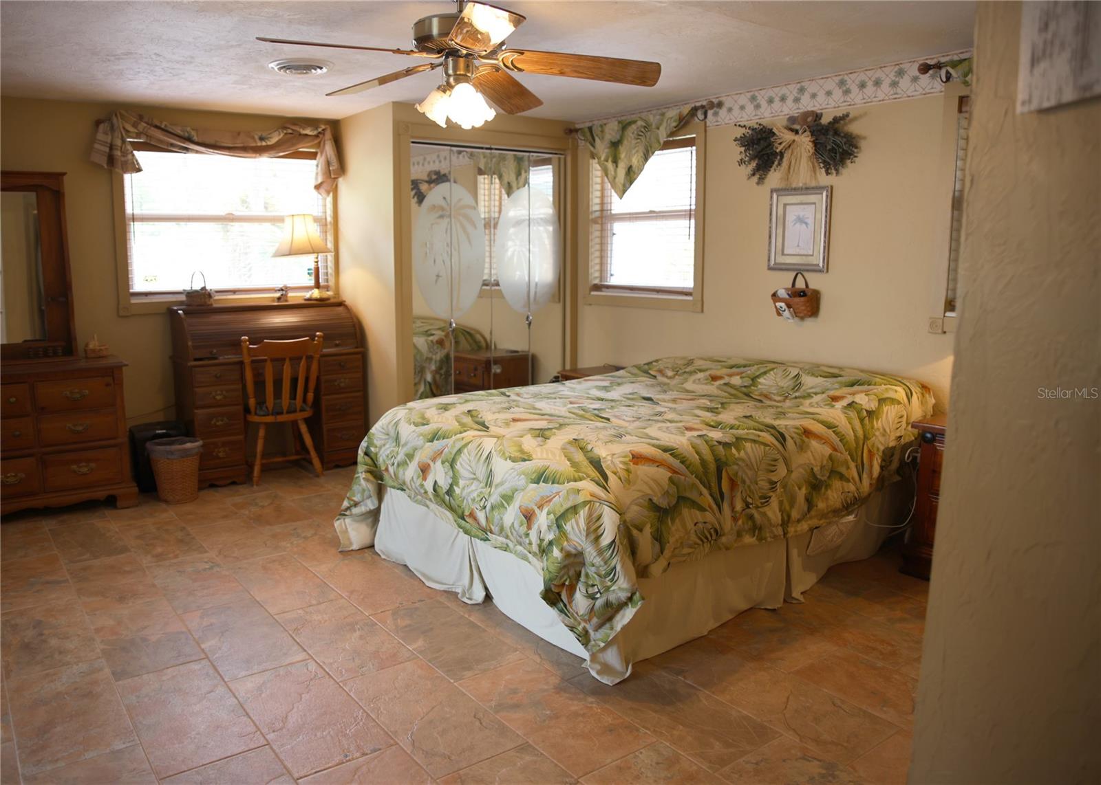 SIESTA ISLES - Residential