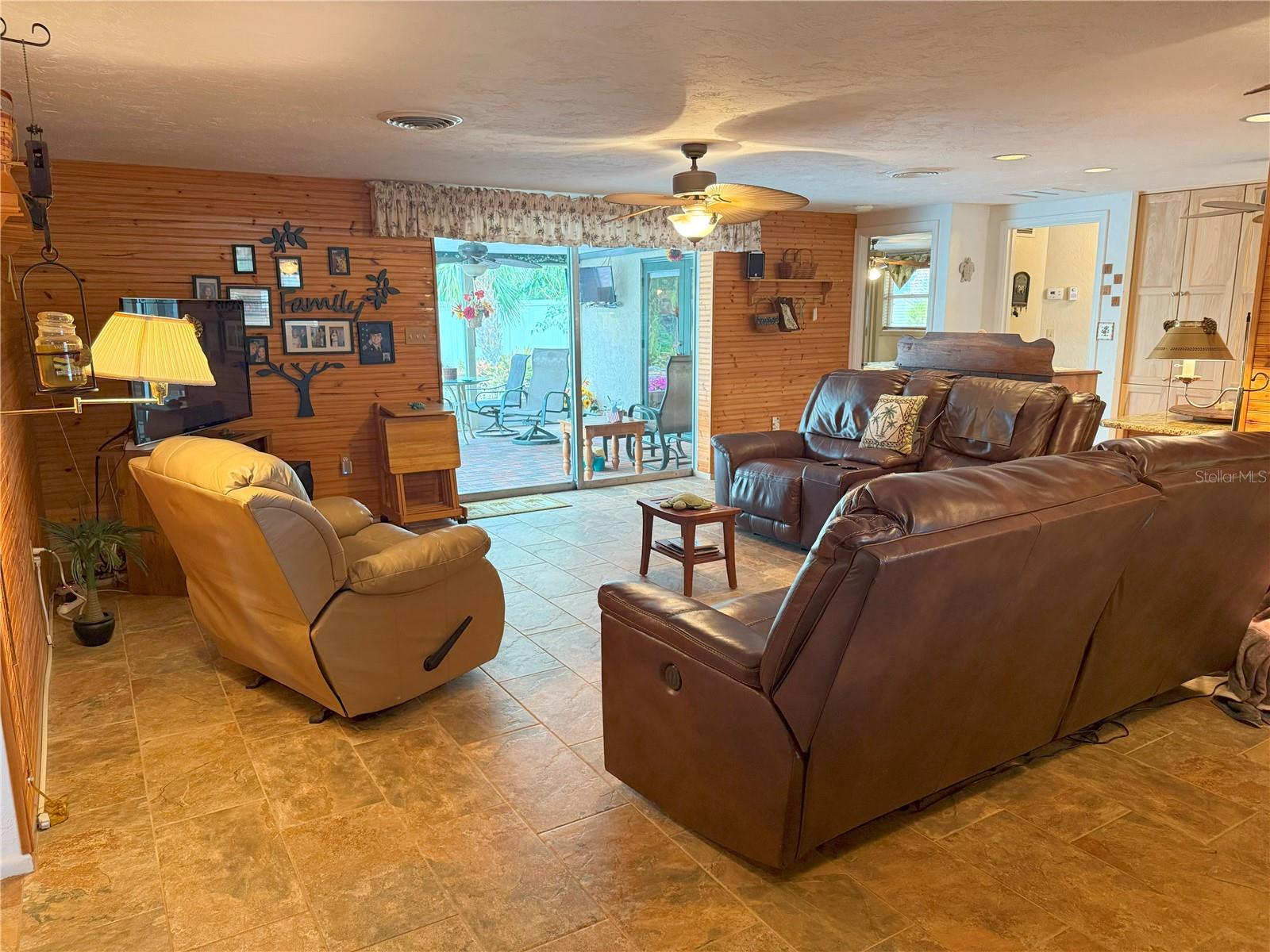 SIESTA ISLES - Residential