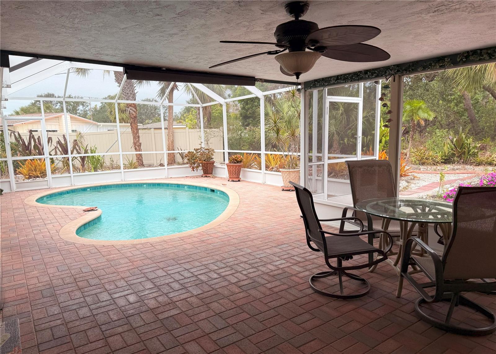 SIESTA ISLES - Residential