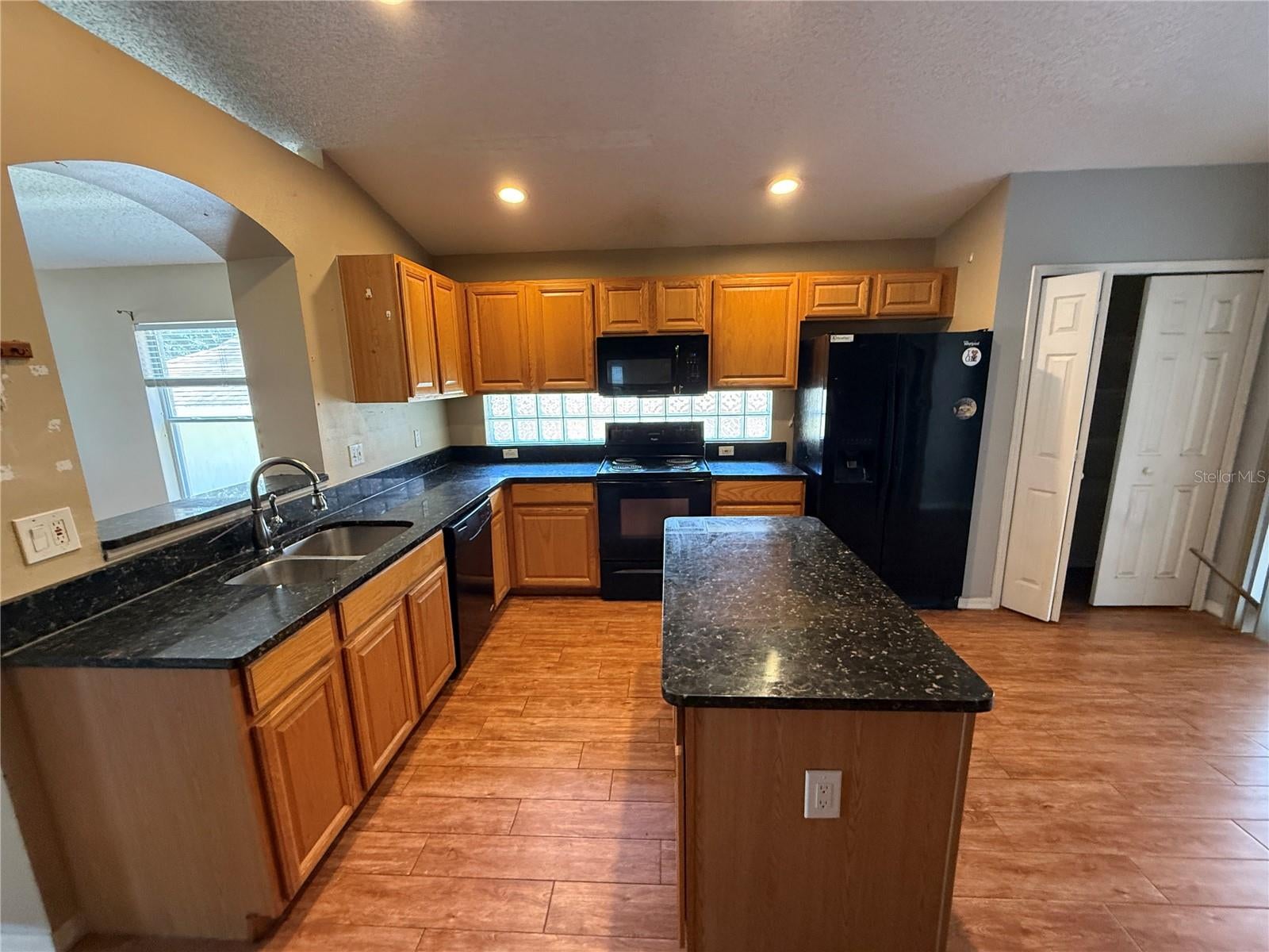 Search 4 10536 RODONDO DRIVE