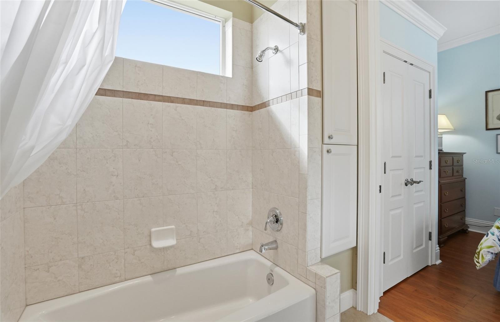 JACARANDA HEIGHTS - Residential