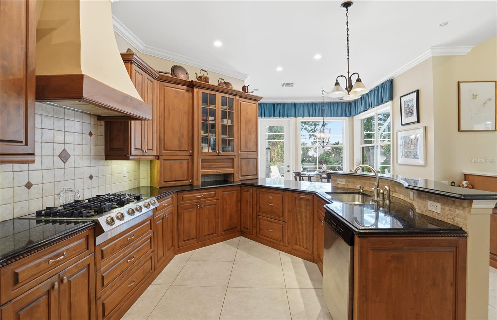 JACARANDA HEIGHTS - Residential