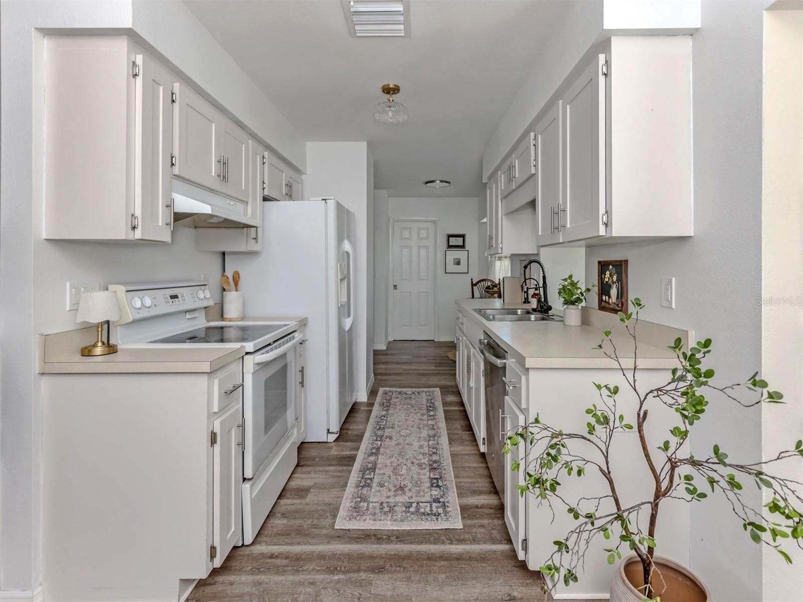 WARM MINERAL SPGS - Residential