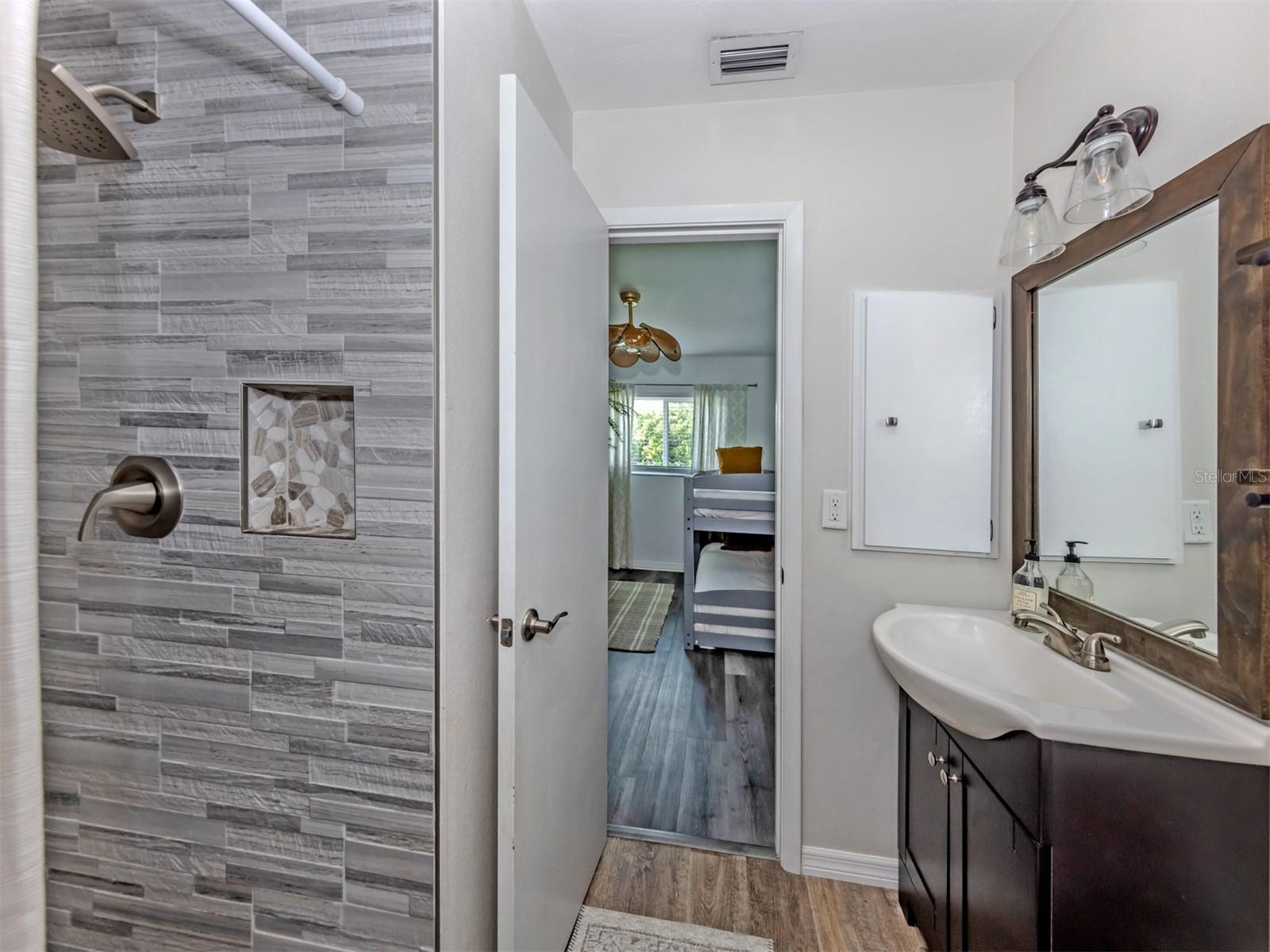 WARM MINERAL SPGS - Residential