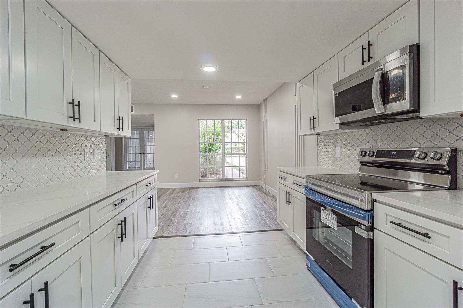 FAIRWAY LAKES TWNHMS II A C - Residential