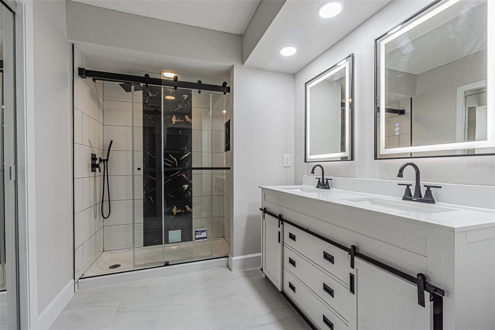 FAIRWAY LAKES TWNHMS II A C - Residential
