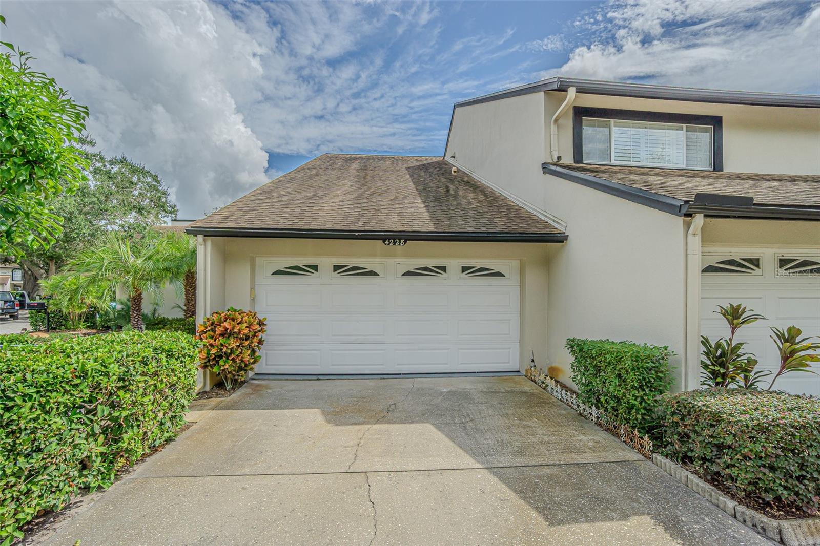 FAIRWAY LAKES TWNHMS II A C - Residential
