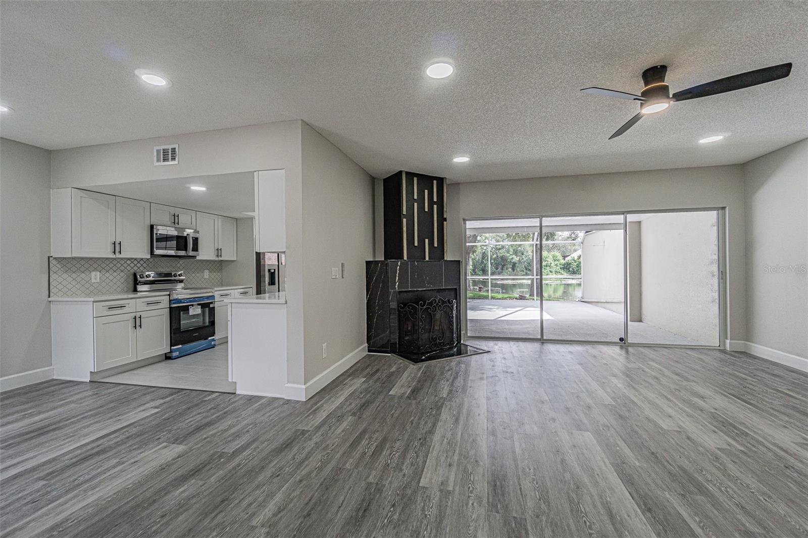 FAIRWAY LAKES TWNHMS II A C - Residential