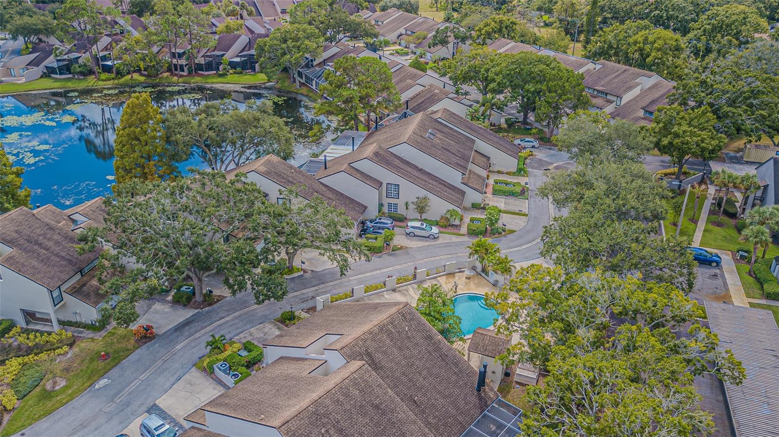 FAIRWAY LAKES TWNHMS II A C - Residential