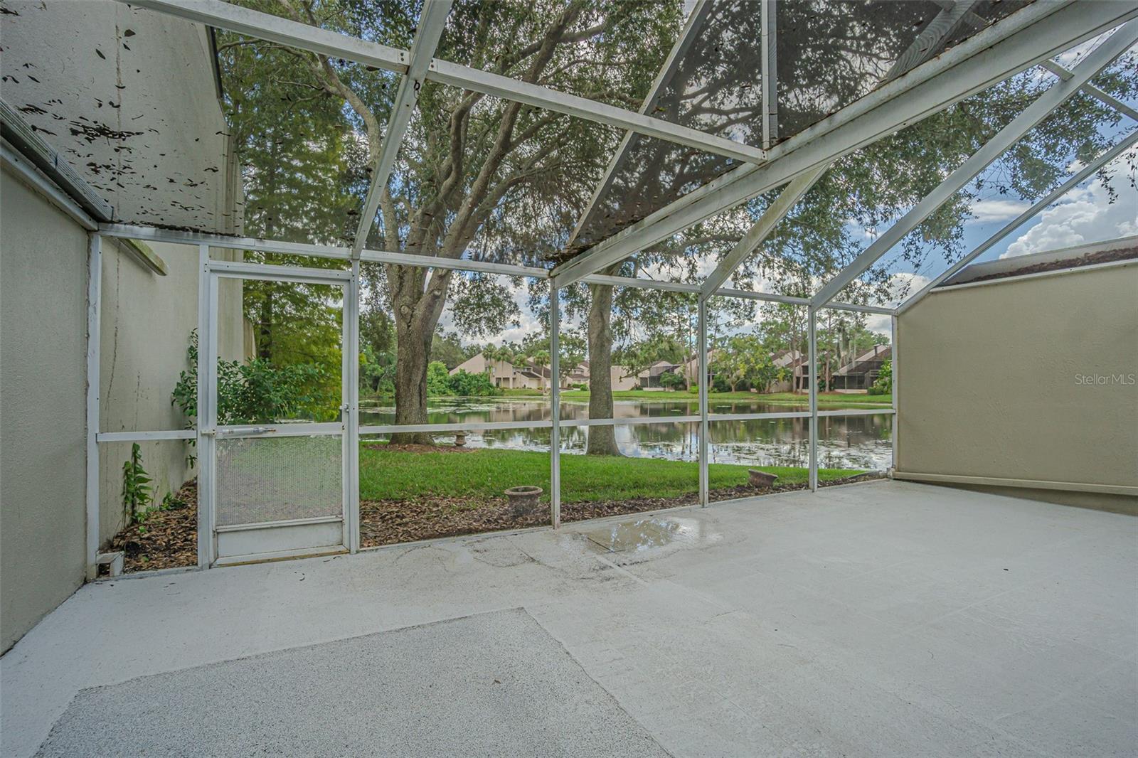 FAIRWAY LAKES TWNHMS II A C - Residential