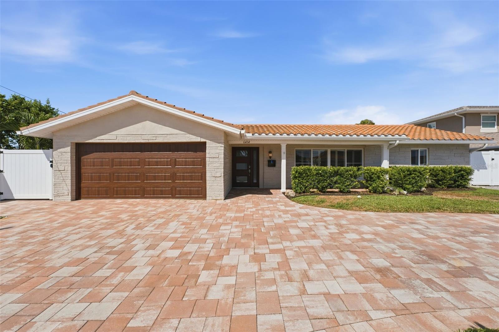 6414 2ND PALM POINT