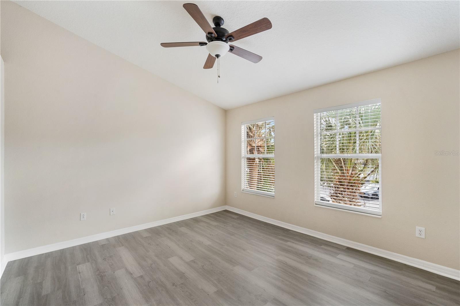 COUNTRY CHASE - Residential Lease