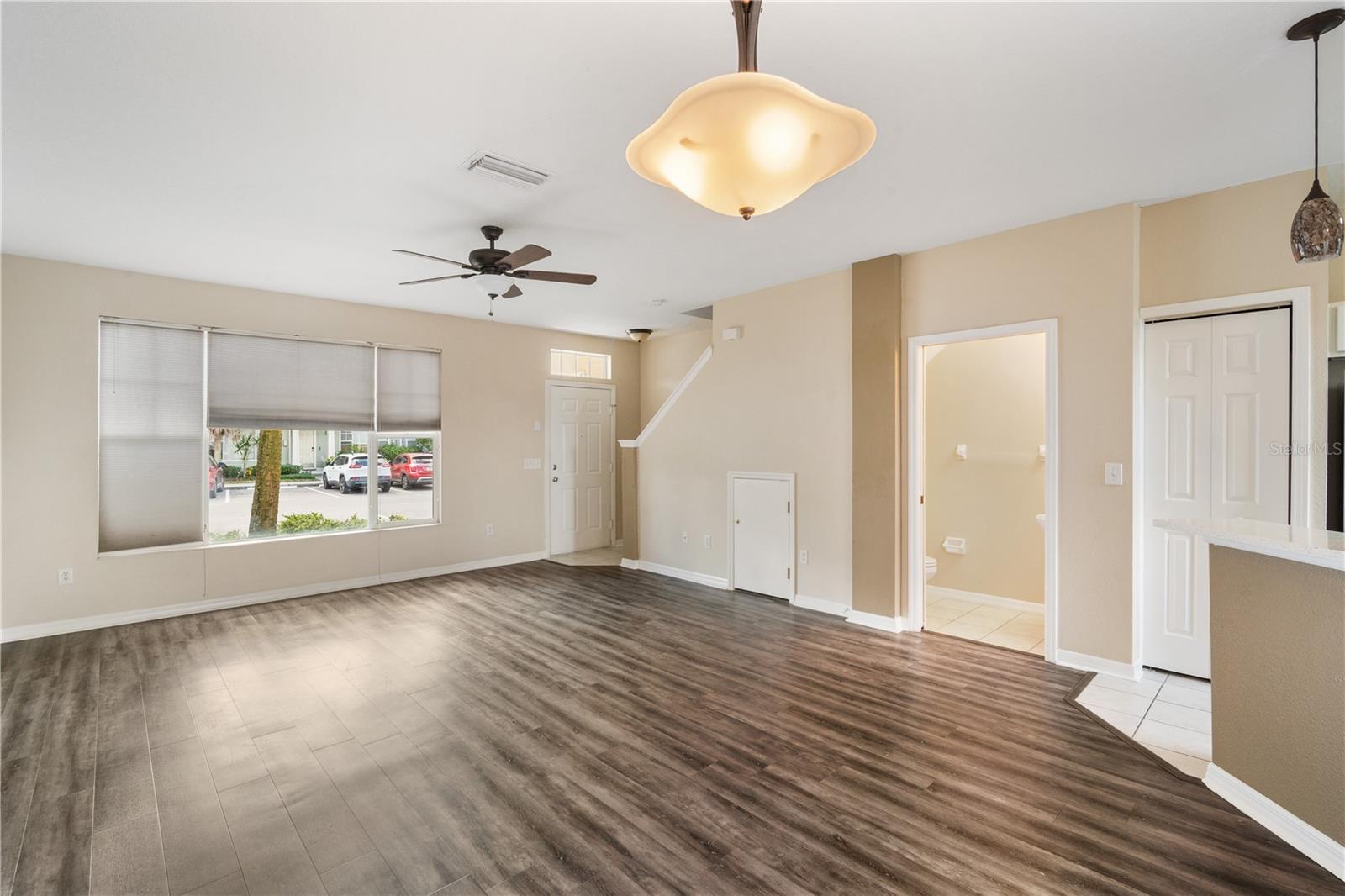 COUNTRY CHASE - Residential Lease