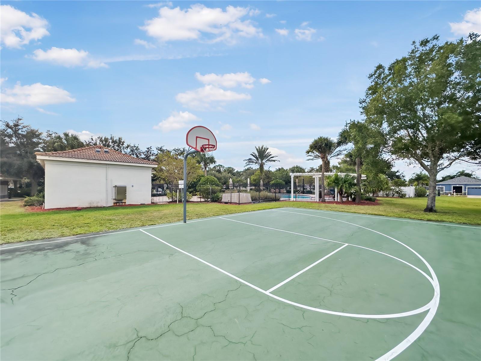 COUNTRY CHASE - Residential Lease