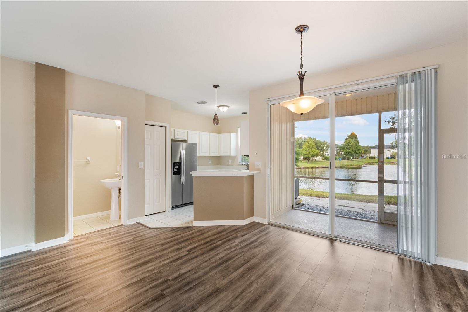COUNTRY CHASE - Residential Lease