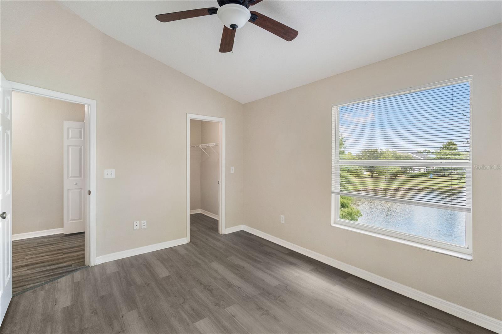 COUNTRY CHASE - Residential Lease