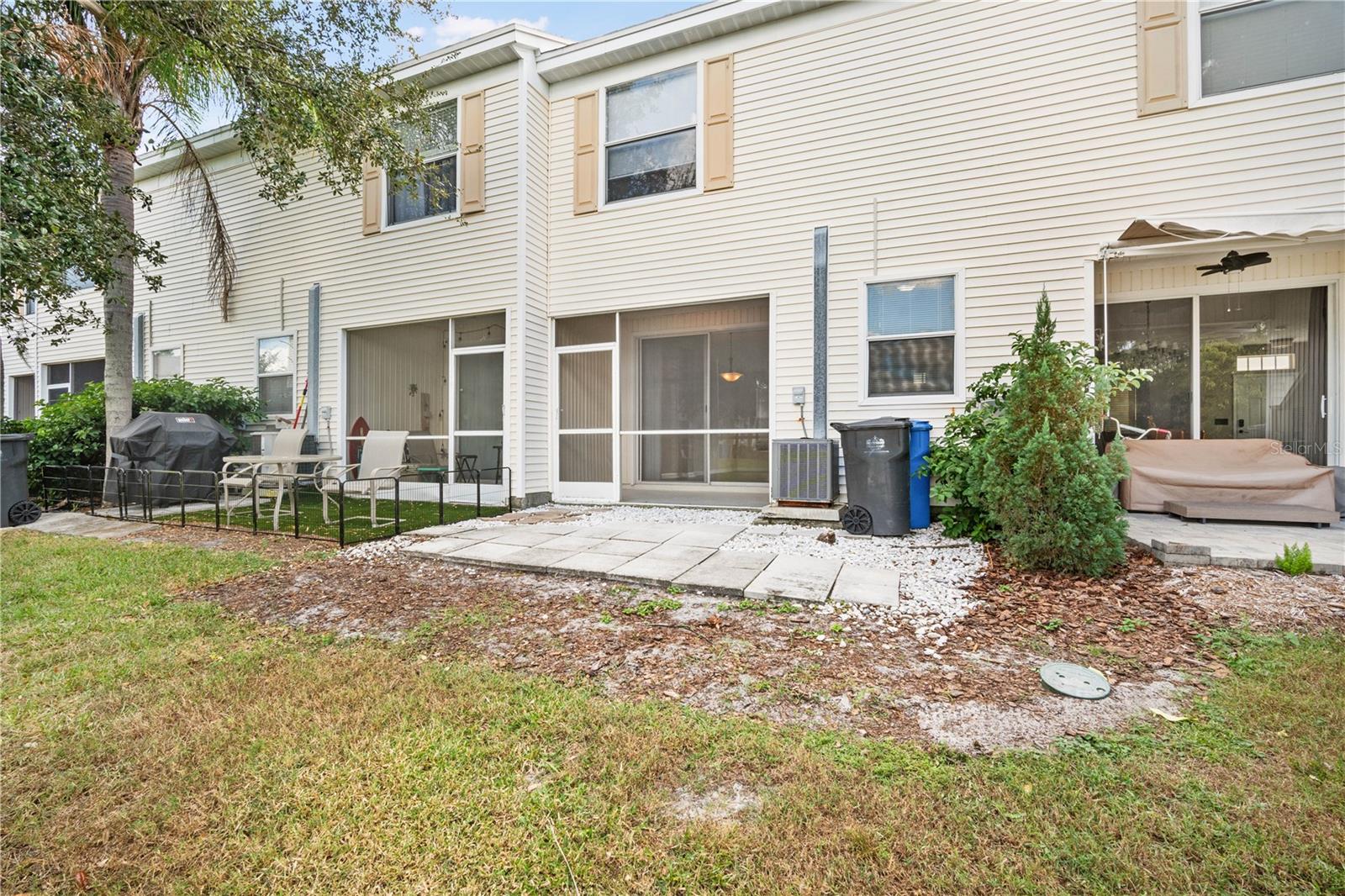 COUNTRY CHASE - Residential Lease