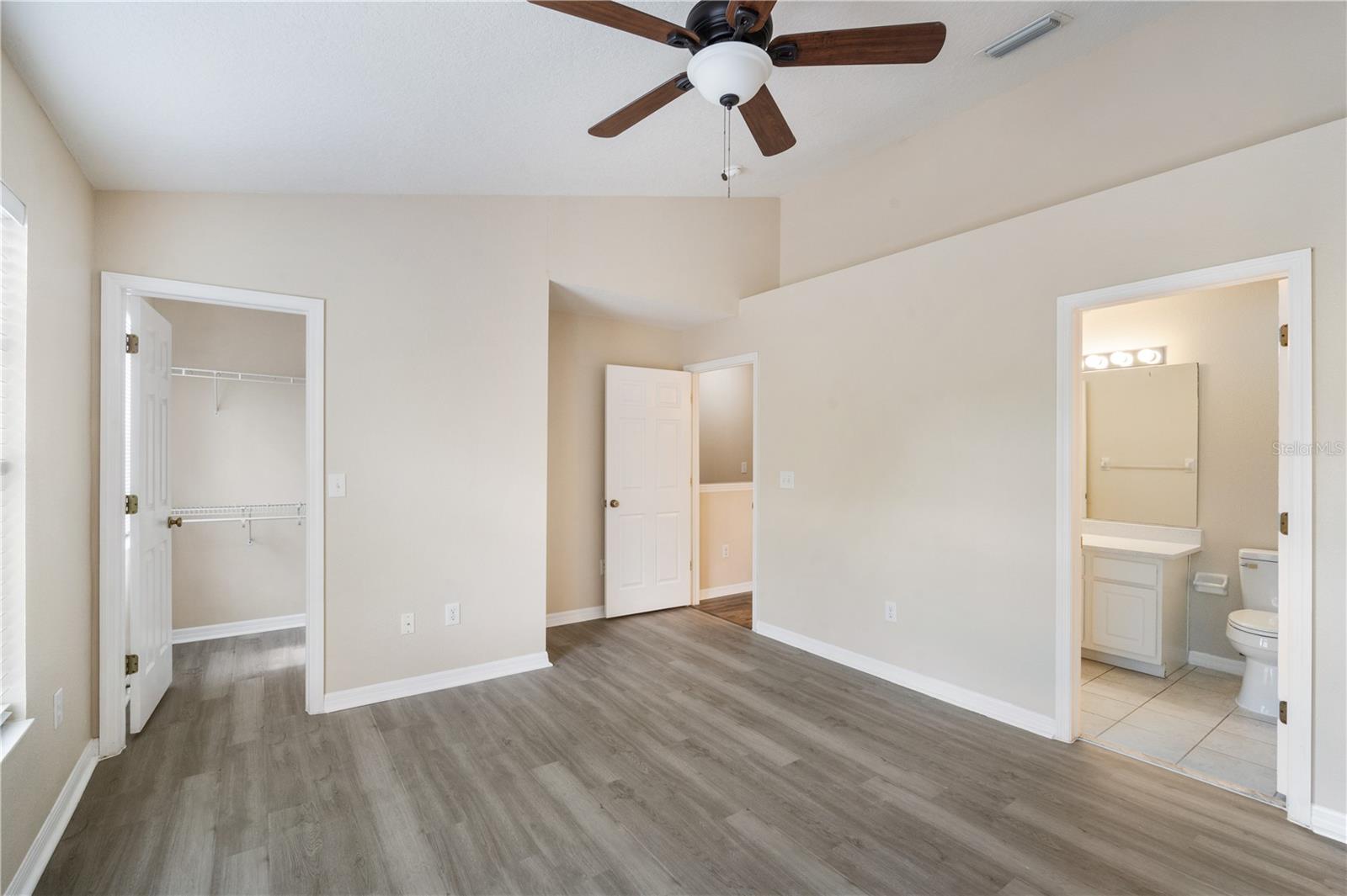 COUNTRY CHASE - Residential Lease