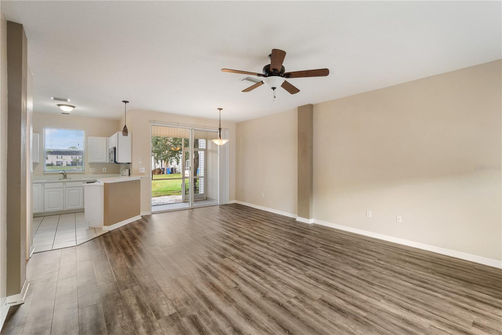 COUNTRY CHASE - Residential Lease