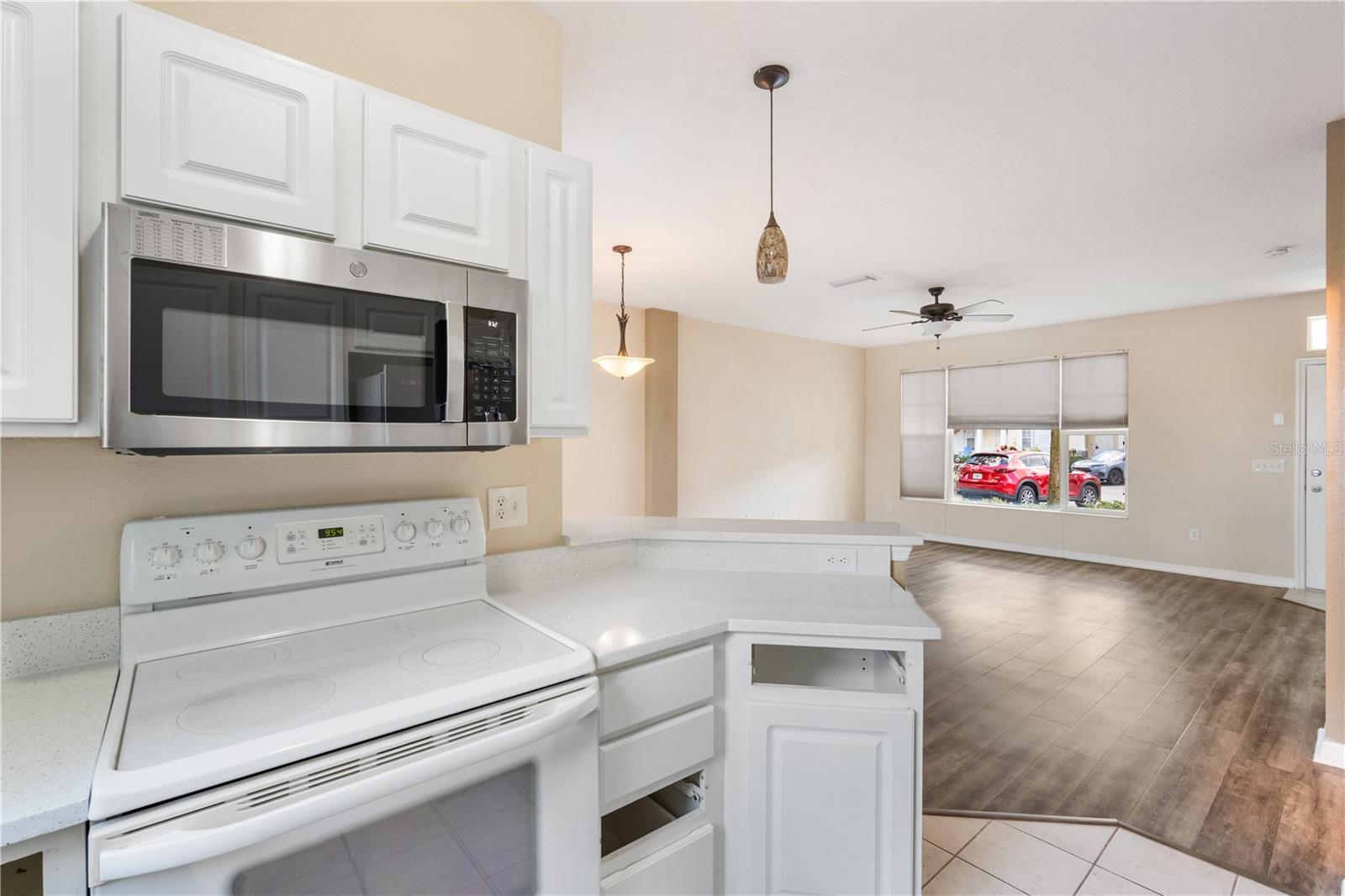 COUNTRY CHASE - Residential Lease