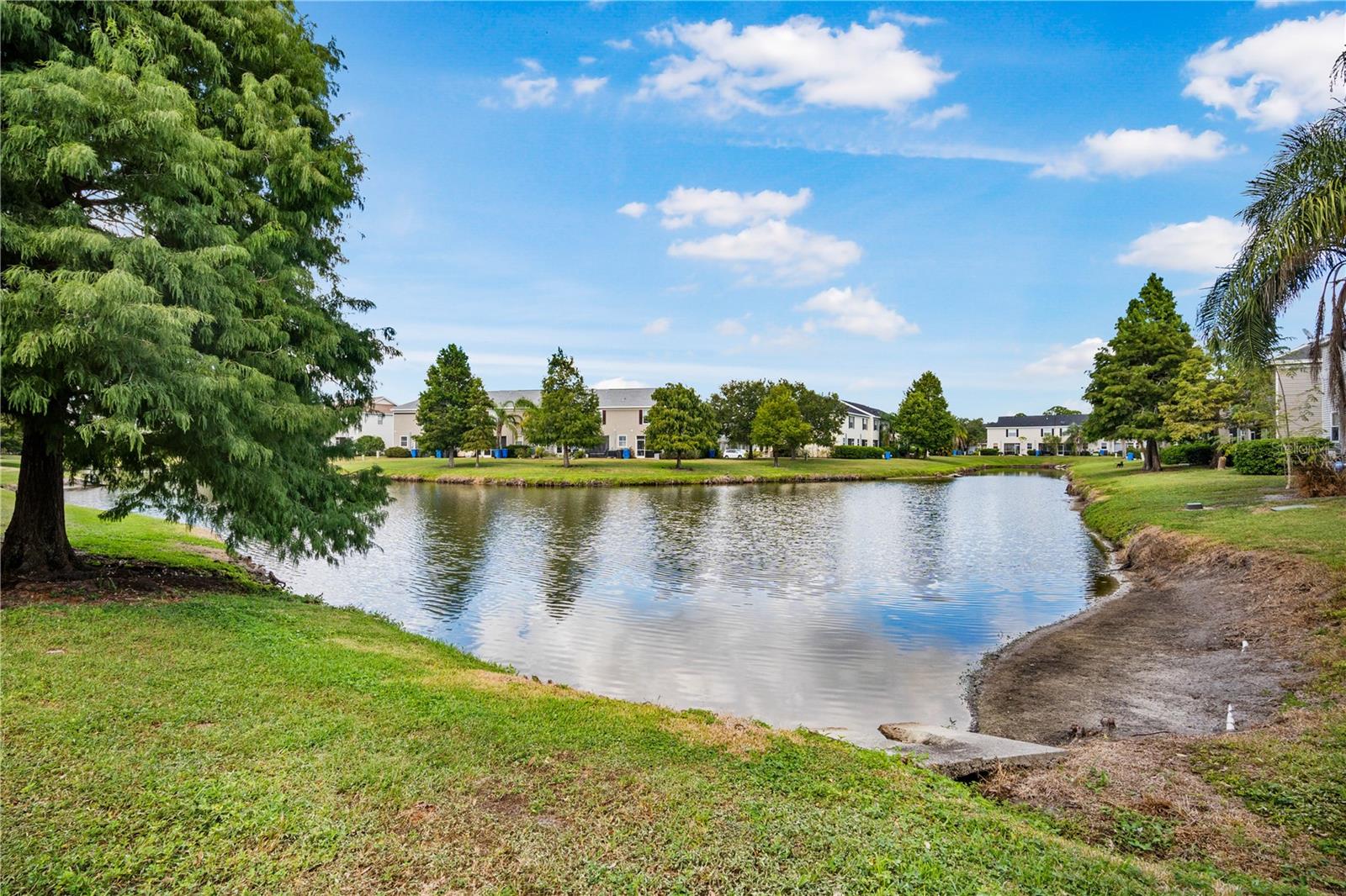 COUNTRY CHASE - Residential Lease