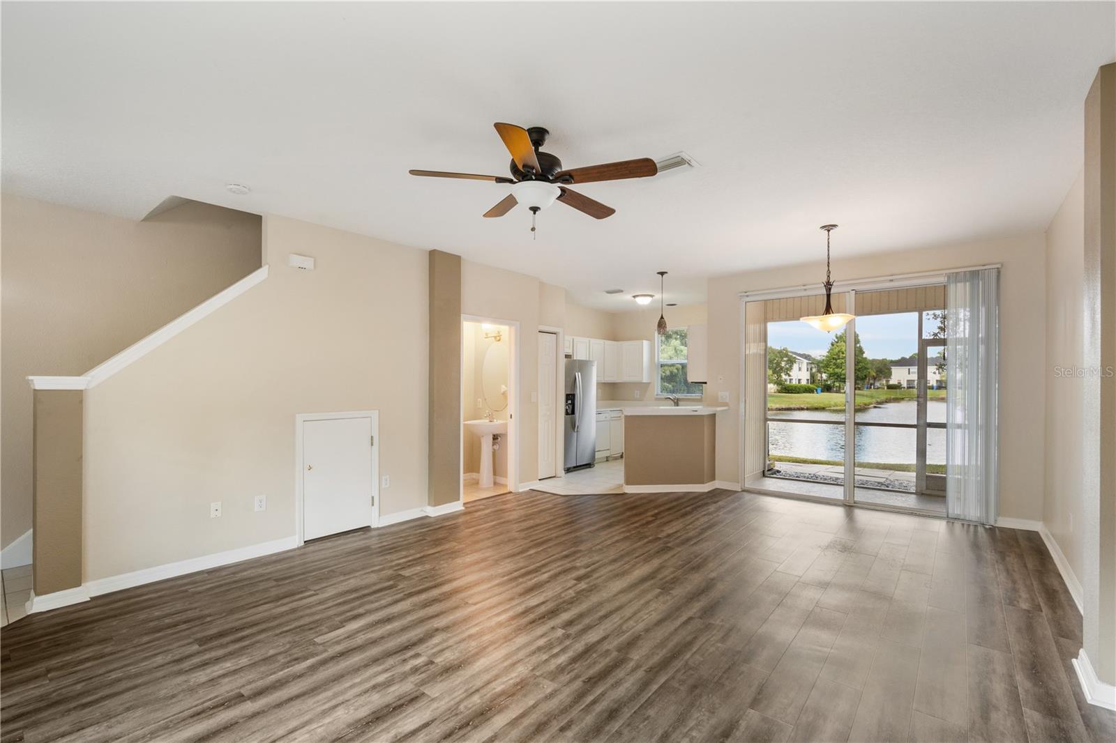 COUNTRY CHASE - Residential Lease